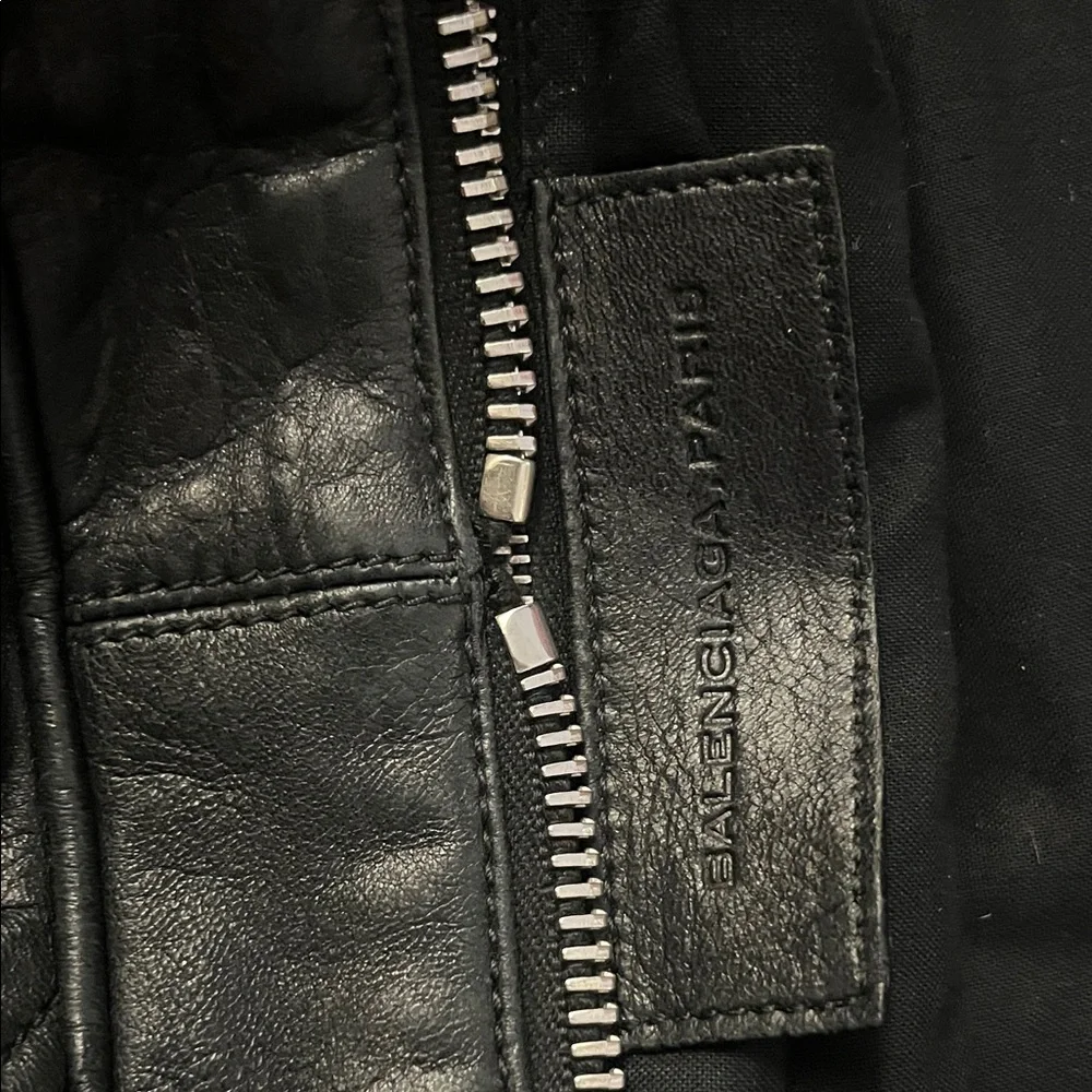 Balenciaga Black Quilted Shoulder Bag - Picture 3 of 7